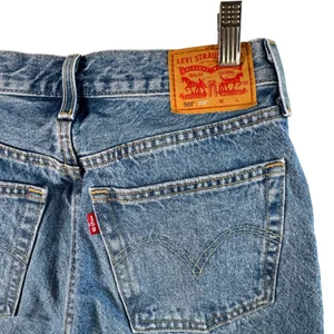 Levis 501 Original 150th Jeans Heart Patch Blue Denim W25 L30 High Rise Straight thumbnail 11