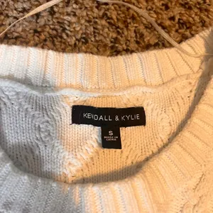Kendall‎ & Kylie Color Block Cable Knit Cropped Sweater Small White Black Yellow thumbnail 3