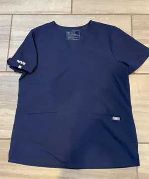 FIGS sz L Scrub Top(Read Ad)No :( thumbnail 1