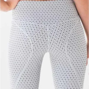 Crane & Lion Dwell Studio Facet Capri Tight 3/4 length Size 4 Leggings $90 thumbnail 5