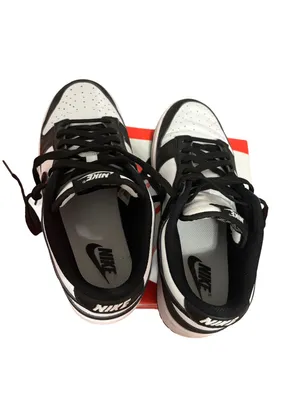 Nike Women’s Black and White Low-Top Sneakers thumbnail 4