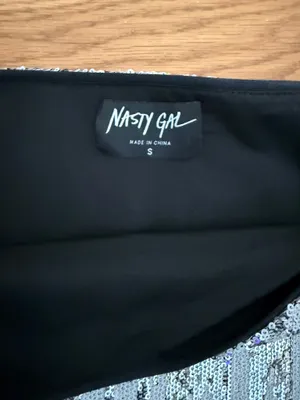 NASTY GAL Silver Sequin Mini Skirt Size Small - New with Tag thumbnail 2