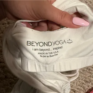 Beyond Yoga Sleek Stripe Back Mesh Tank Top Built in Bra- Size XS thumbnail 7