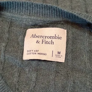 Abercrombie & Fitch Dark Green Cable Knit Sweater size Medium. thumbnail 6