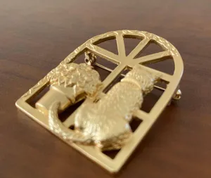 Boutique vintage look gold cat pin/brooch/badge thumbnail 2