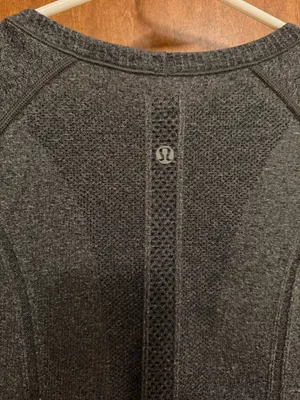 Lululemon Short Sleeve thumbnail 3