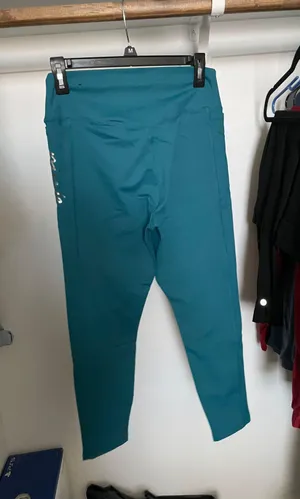 PINK Victoria’s Secret Ultimate Leggings thumbnail 2