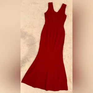 NWOT Dress the population Sandra Plunge Crepe Trumpet Gown Red garnet Sz M thumbnail 4