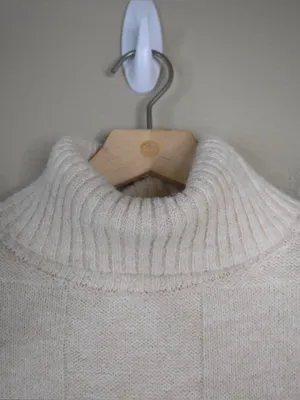 RVCA Women's M Cream Vineyard Turtleneck Boxy Knit Sweater in Oatmeal thumbnail 7