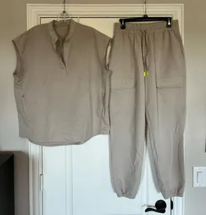 FIGS Scrubs Set thumbnail 1