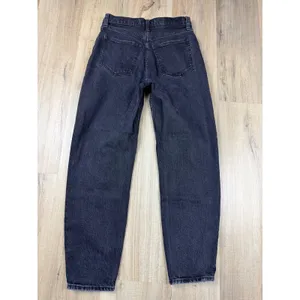 Abercrombie & Fitch 80s‎ Mom High Rise Jeans Washed Black 26 2R Tapered Leg thumbnail 2