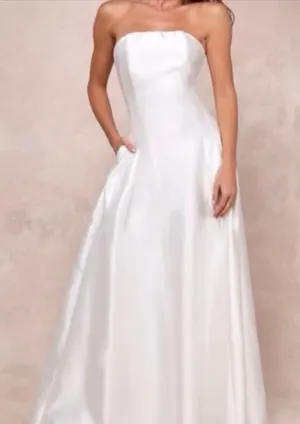 Lulu's Strapless White Wedding Gown thumbnail 1