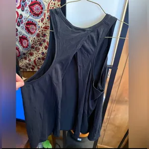 Lulu Lemon Open Tank Size 12 thumbnail 2