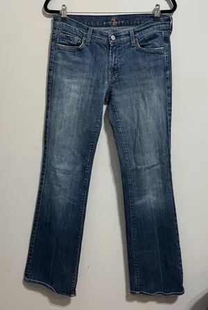 7 For All Mankind Low Rise Medium Wash Bootcut Jean Size 31 thumbnail 1