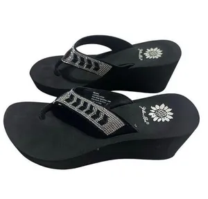 Yellowbox Blingy Flip Flops Women's Size 7.5 Rhinestone Black Platform Thongs thumbnail 1