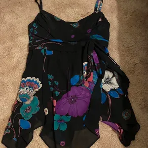 Bandolino black floral asymmetrical tank top thumbnail 1