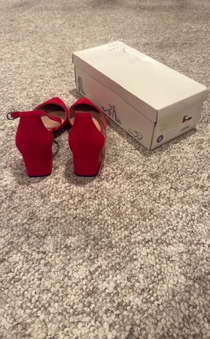 Red Heels Size 8 thumbnail 2