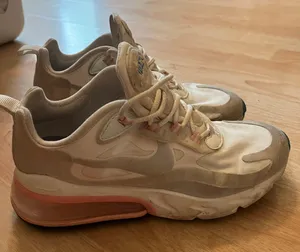 Air Max 270 Shoes thumbnail 1