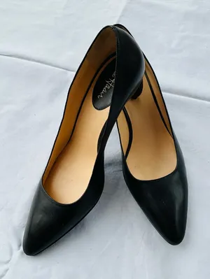 Elegant COLE HAAN  leather pumps 🌹🌹 thumbnail 1