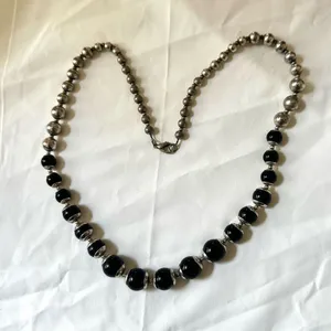 Black and silver tone beaded necklace thumbnail 3