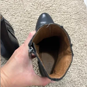 Frye Essa Seam Bootie Black Leather Western Almond Toe Ankle Zip Sz 6.5 thumbnail 10
