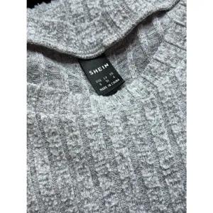 SHEIN Light Gray Ribbed Knit Tee and Shorts Lounge Set Size Small thumbnail 6