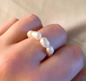 Elastic Pearl Ring White thumbnail 4