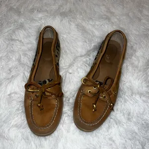 Sperry Boat Shoes with Leopard Print Detail size 8 thumbnail 2