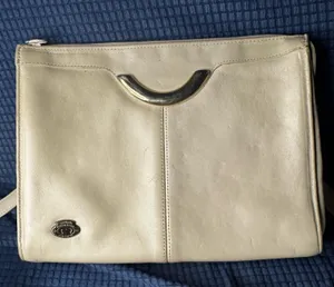 Vintage Etienne Aigner smooth cream leather shoulder/crossbody bag thumbnail 1
