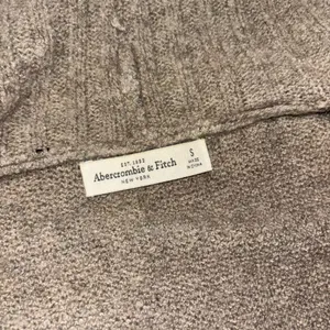 Abercrombie & Fitch Women's Fair Isle Cardigan - Taupe & Cream thumbnail 2