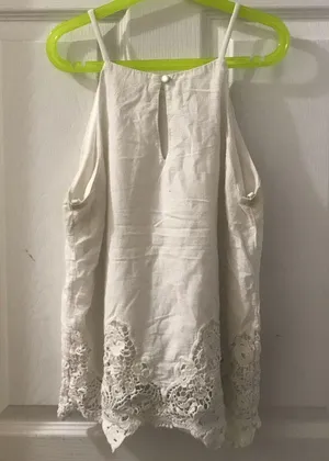 White lace top Size M thumbnail 2