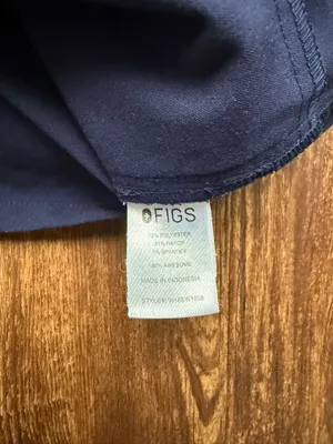 FIGS Women’s Limited Edition Navy Banepa Scrub Top - Size S thumbnail 4
