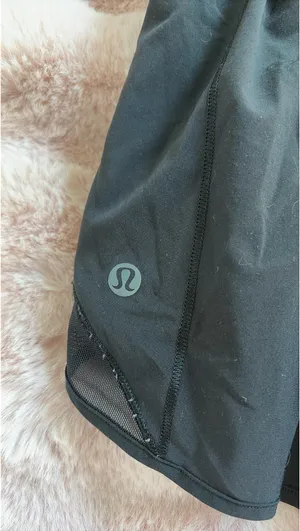 Lululemon shorts thumbnail 2