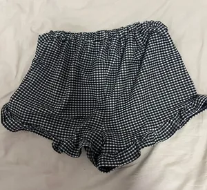 Black And White Gingham Ruffled Shorts thumbnail 2