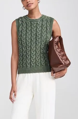 NEW Faherty Sunwashed Sweater Vest Size Large Green Cable Knit NWOT thumbnail 1