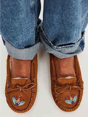Free People x Minnetonka Ayashe Beaded Suede Moccasins Size 8 NIB thumbnail 9
