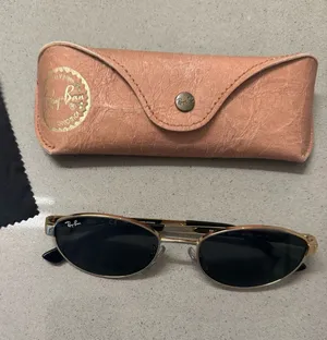 Ray-Ban Sunglasses thumbnail 1