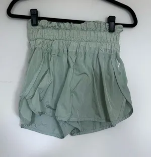 Free‎ People Movement Light Green Athletic Workout Shorts Size Small thumbnail 1