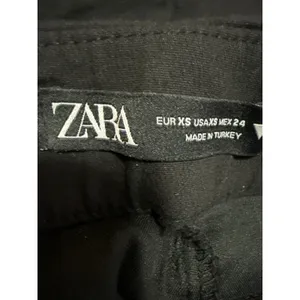 Zara Women's Black High Waisted Wide Leg Zipper Pockets Mini Shorts Size XS thumbnail 4