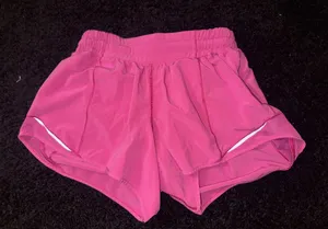 Lululemon Shorts Hotty Hot 2.5" Low-Rise thumbnail 1