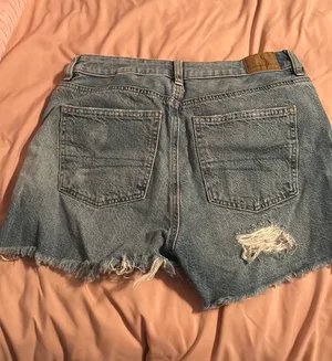 american eagle shorts thumbnail 2