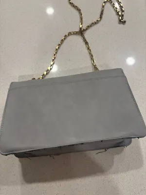 Gray crossbody purse with gold chain strap thumbnail 3