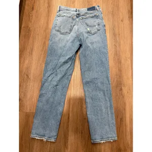 Abercrombie & Fitch 90s Straight Ultra High Rise Jeans Light Wash 30 crossover thumbnail 2