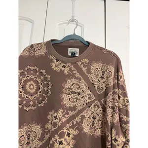 American Eagle Sweatshirt Lived-In Paisley Mauve Boho Side Slit XS thumbnail 5