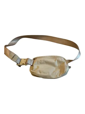 Lululemon Everywhere Belt Bag 1L – Neutral Beige / Trench (NWOT) thumbnail 2
