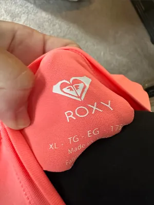 Roxy Coral Pink Long-Sleeve Rashguard Top NWOT thumbnail 4