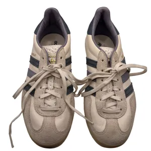 Adidas 5.5 WhiteNavy Blue Sneakers Retro Athletic Casual Shoes Women's College thumbnail 2