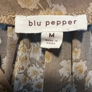 Blu Pepper‎ Size M Emily Khaki Floral Long Sleeve Boho Blouse Tan-Fall Fashion thumbnail 3
