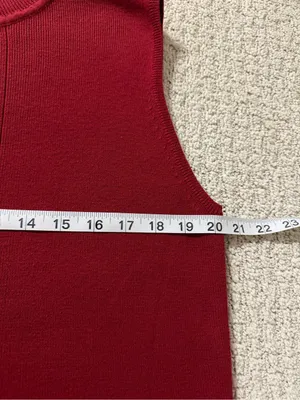 Dressbarn Women's Red Mock Neck Sleeveless Knit Sweater Top Size 14/16 thumbnail 4