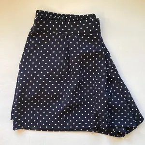 Gap Factory navy blue white polka dot knit swing shorts, size M thumbnail 2